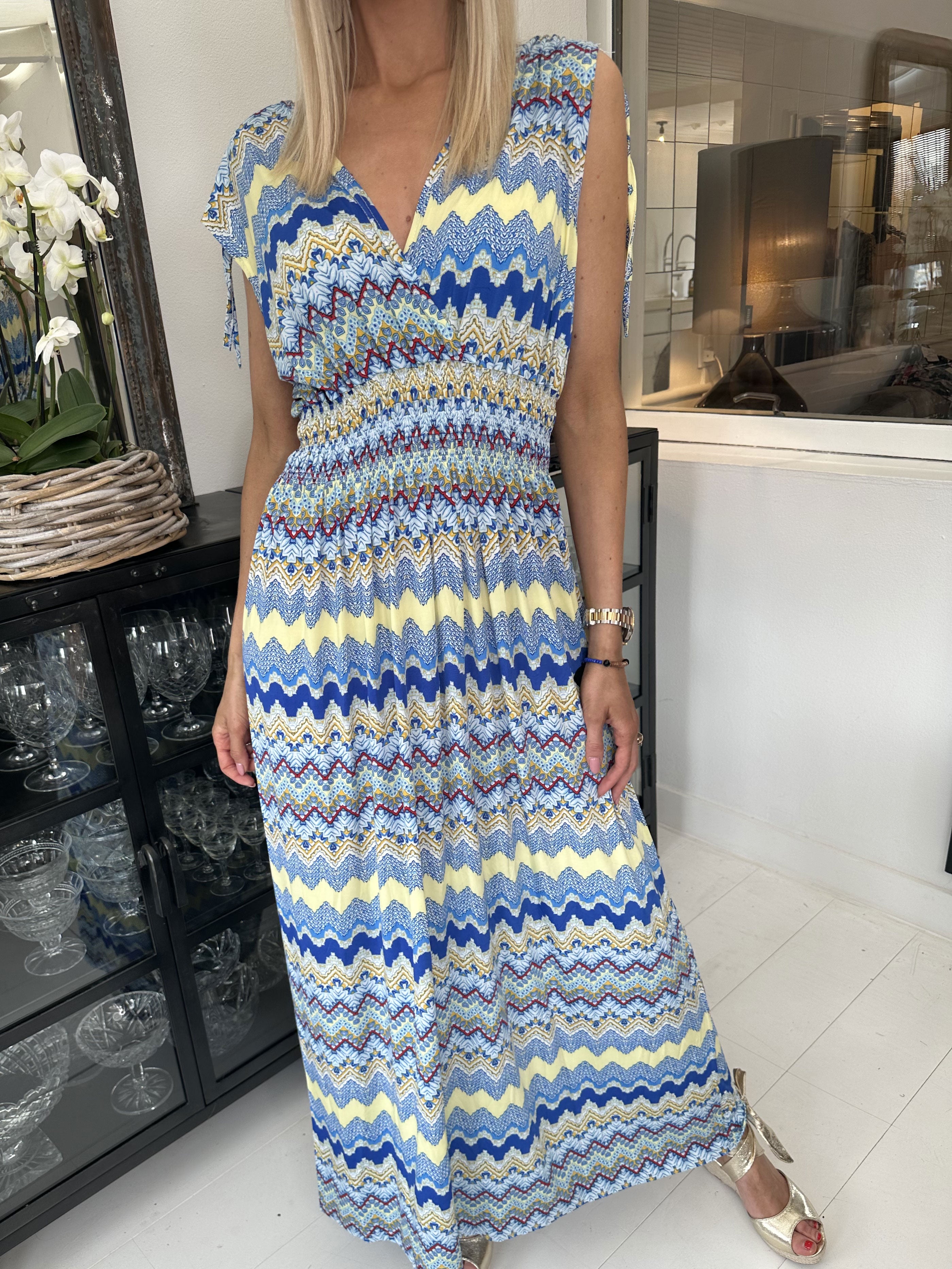 Pams Zigzag Sleeveless - Lang elastisk kjole i krølfrit stof